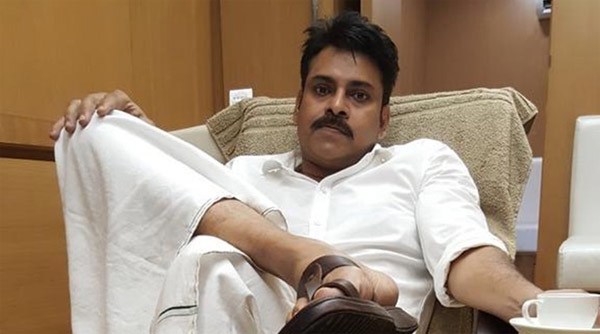 pawan kalyan,pawan kalyan brothers in katamarayudu,katamarayudu movie,dolly,young heroes  పవన్‌కు పెద్ద ప్రాబ్లమ్ అయ్యారు..!